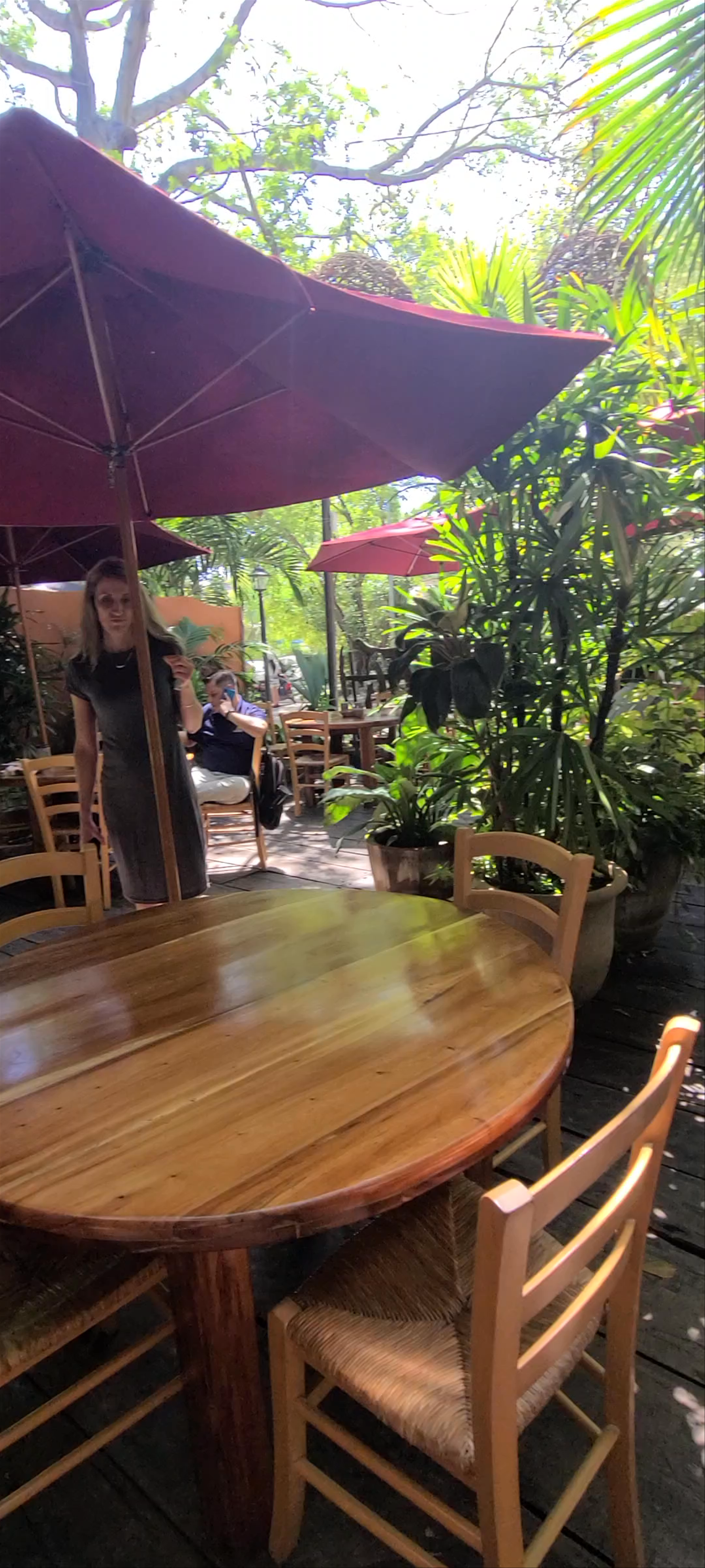 Outdoor Dining Oasis in Playa del Carmen's Lush Garden Setting