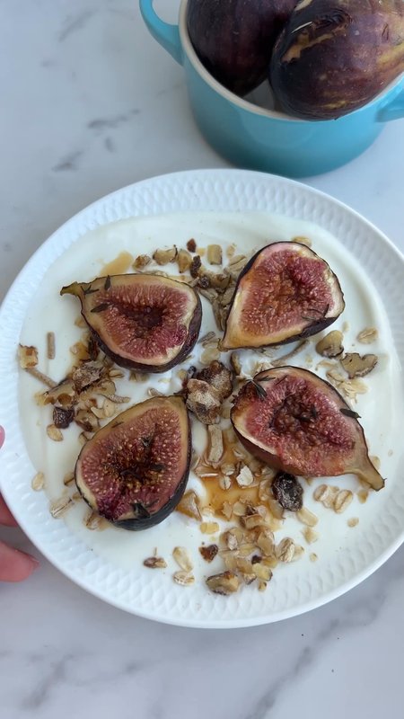 Warm Figs with Yoghurt