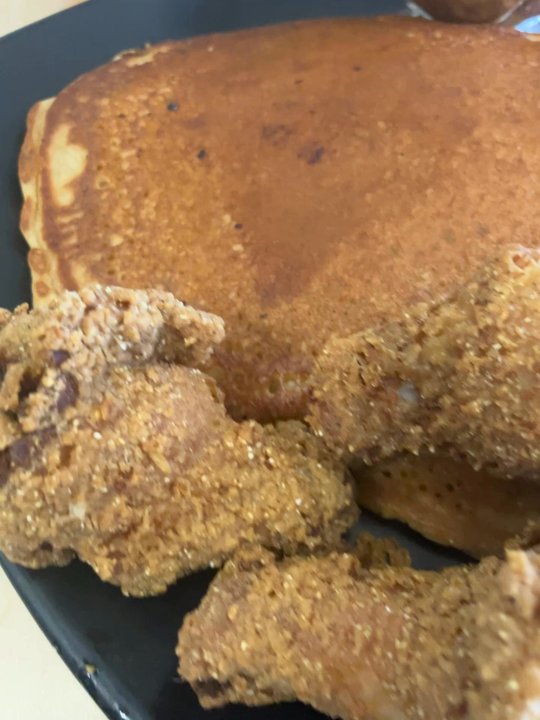 Arize Breakfast Cafe - Sweet Potato Pancake and wings - Breakfast & Brunch Near Me - Atlanta, Georgia