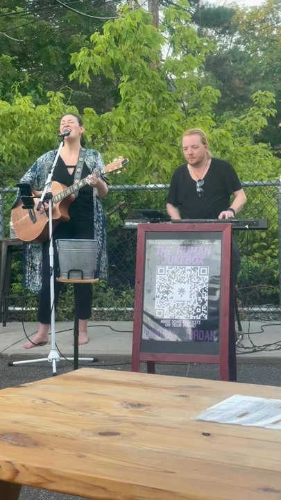 Obal's Inn - Music outside - Barbeque Near Me - Bloomfield, New Jersey