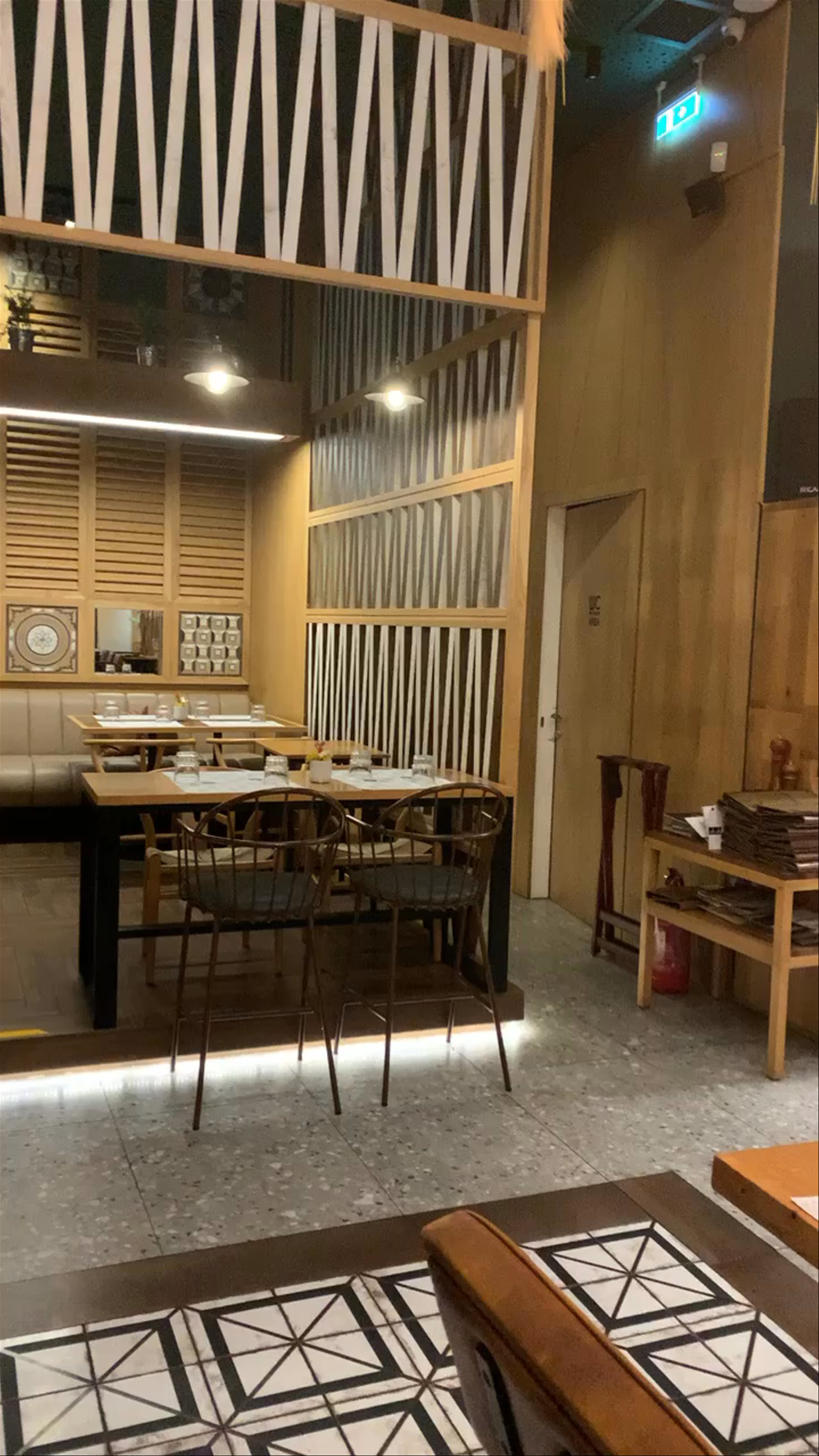 Cozy Evening Dining Experience at Estragon, Evosmos