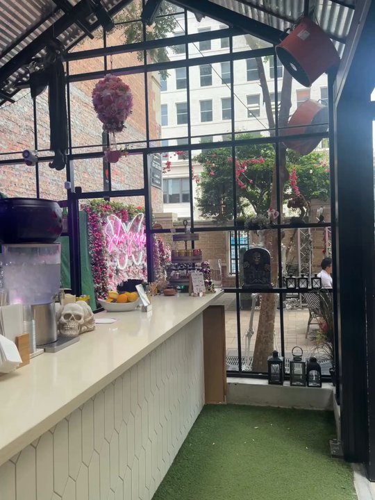 Soho Garden - Bar area - Cocktail Bars Near Me - Houston, Texas
