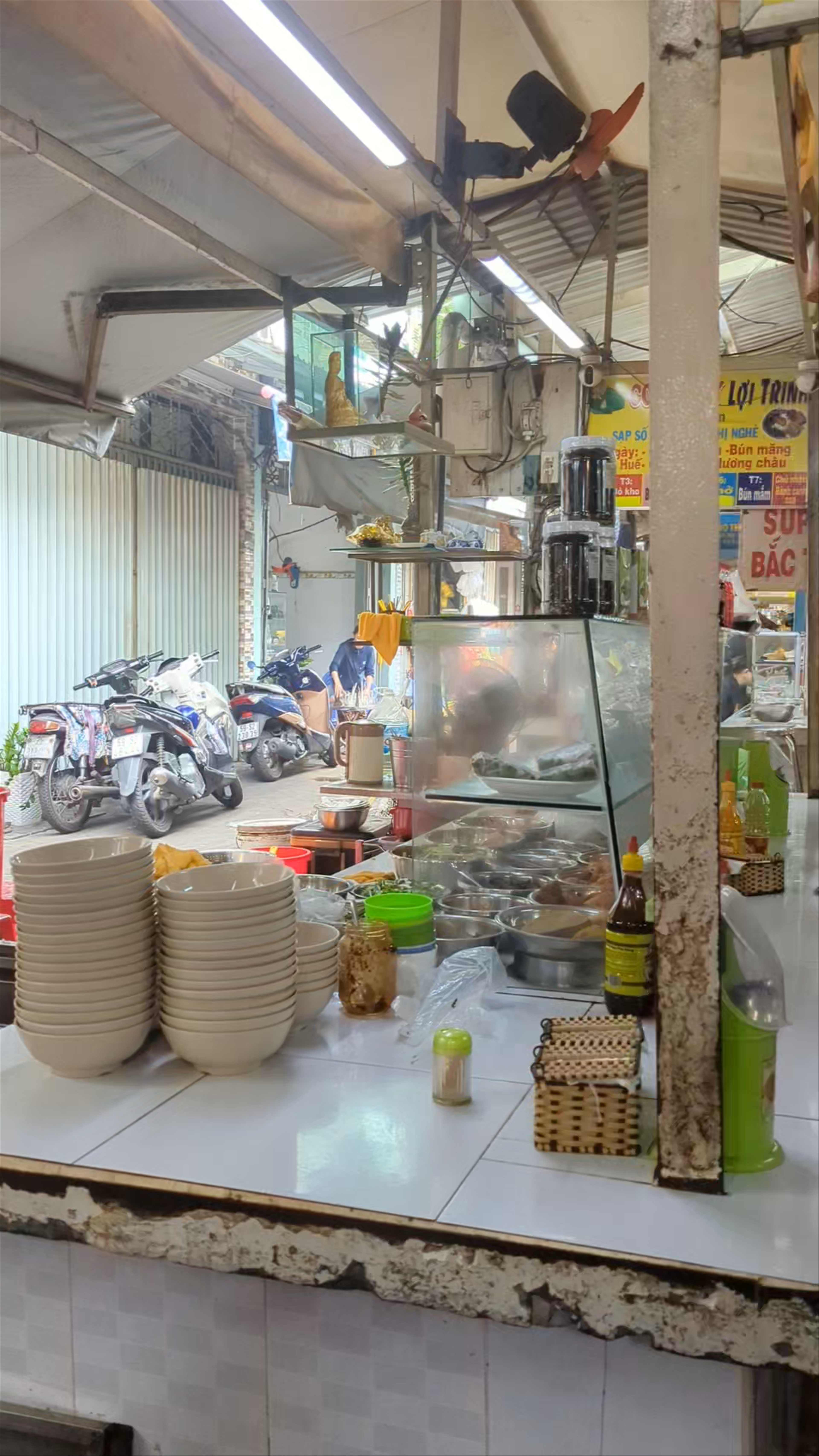 Thi Nghe Market: Vibrant Local Life and Street Food Hub in Ho Chi Minh City