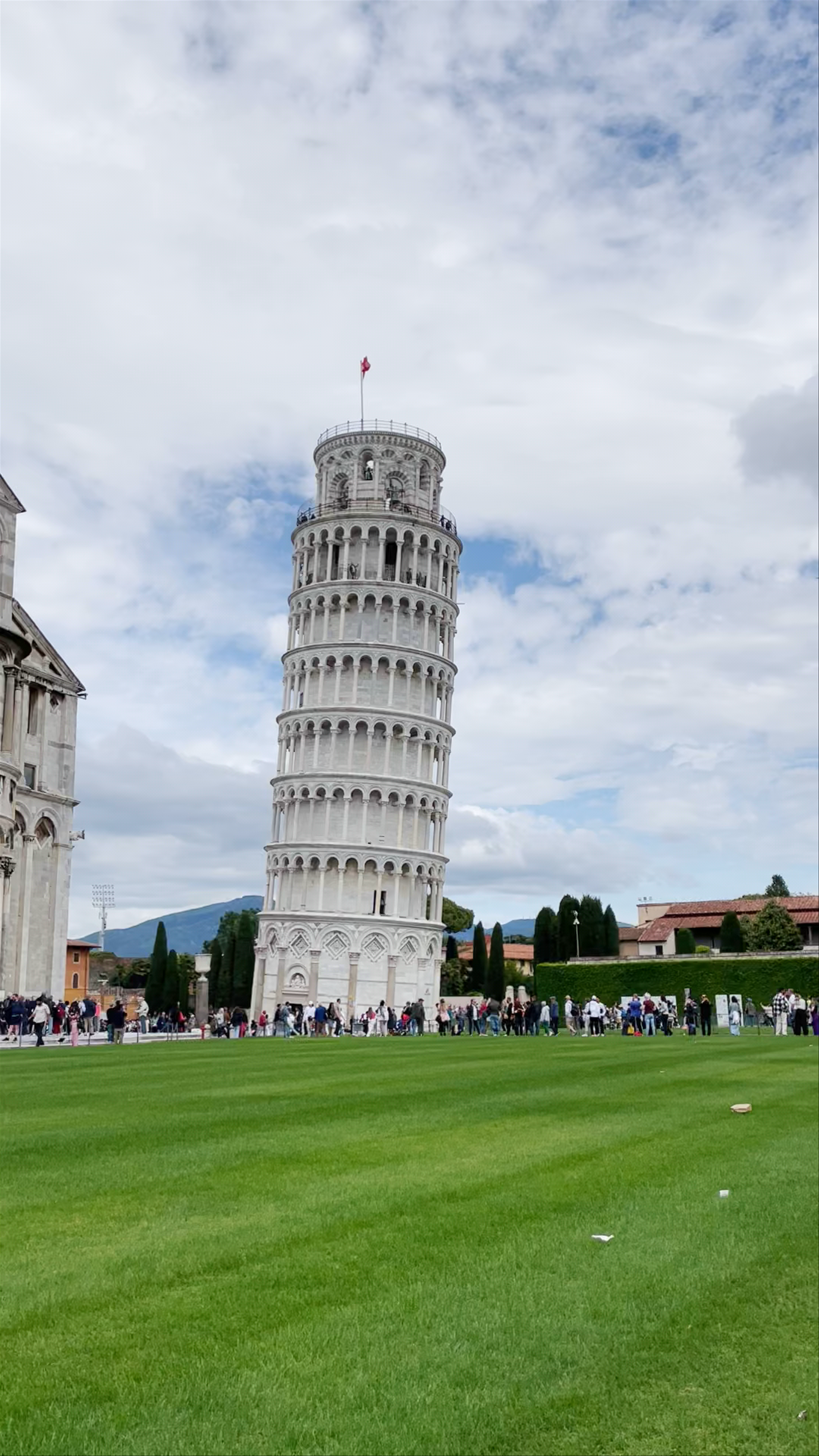 Leaning Tower of Pisa: Iconic Marvel in Tuscany