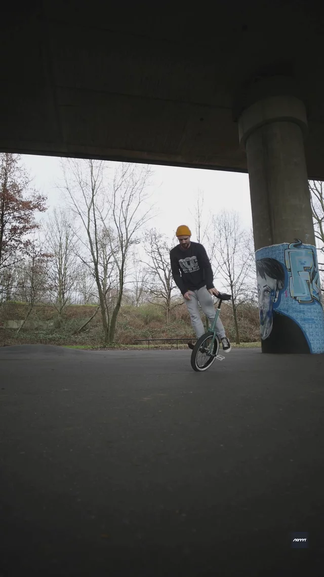 riu submission: backroll-outsideroll-backroll