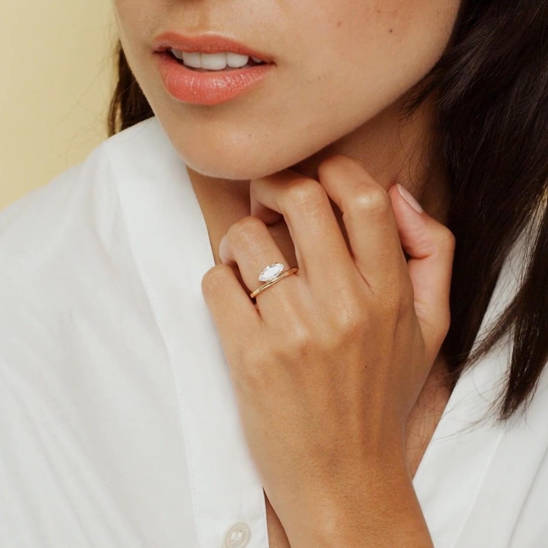 The Hover | Marquise | 18k | Yellow Gold | bandAccent: Plain | diamondOrientation: vertical | caratWeight: other
