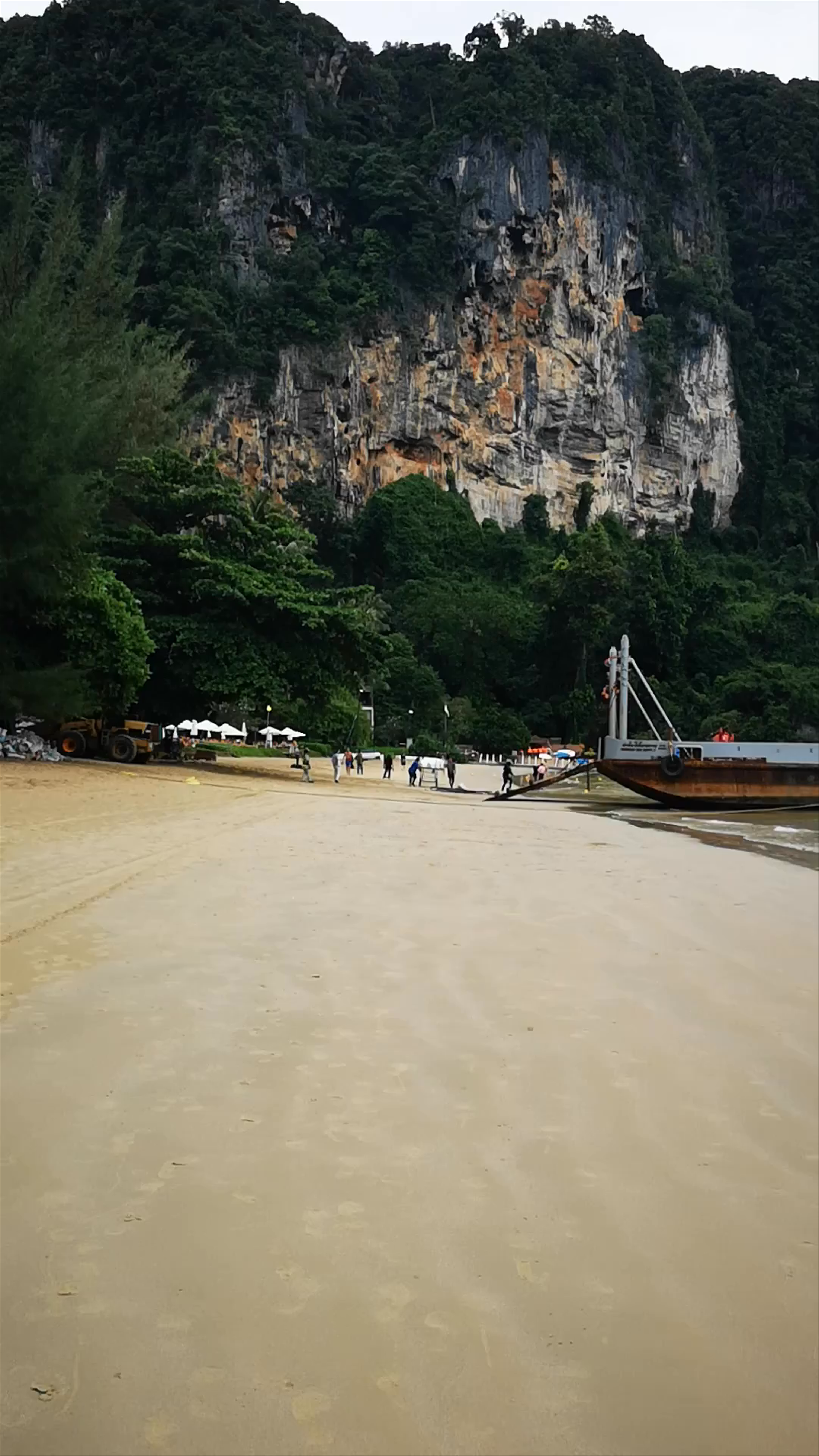 Tonsai Beach Adventure: Serene Shores & Dramatic Cliffs in Ao Nang, Thailand