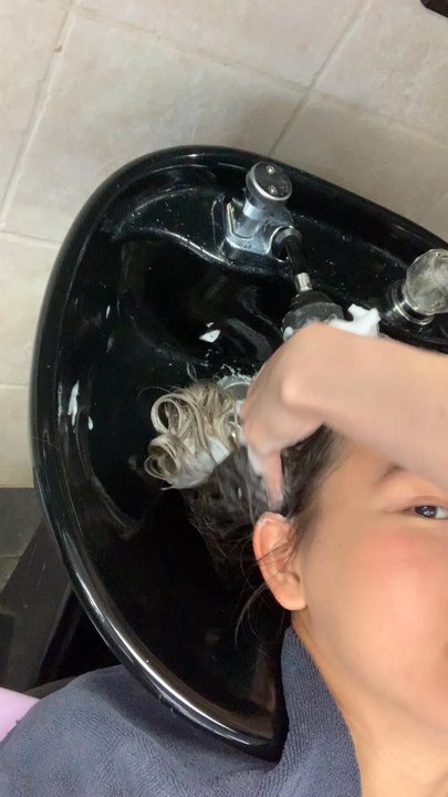 Innovative Looks - Hair wash - Hair Salons Near Me - Houston, Texas