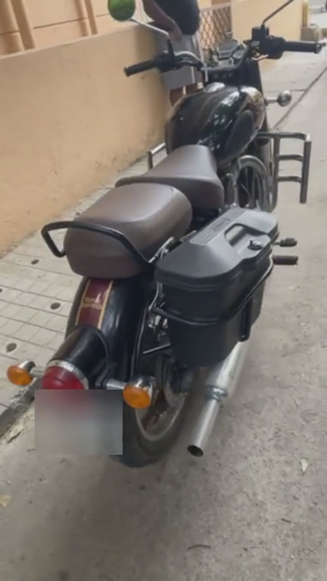 Walk-around video thumbnail