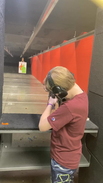 Range USA Arlington - shooting m&p 15-22 - Guns & Ammo Near Me - Arlington, Texas