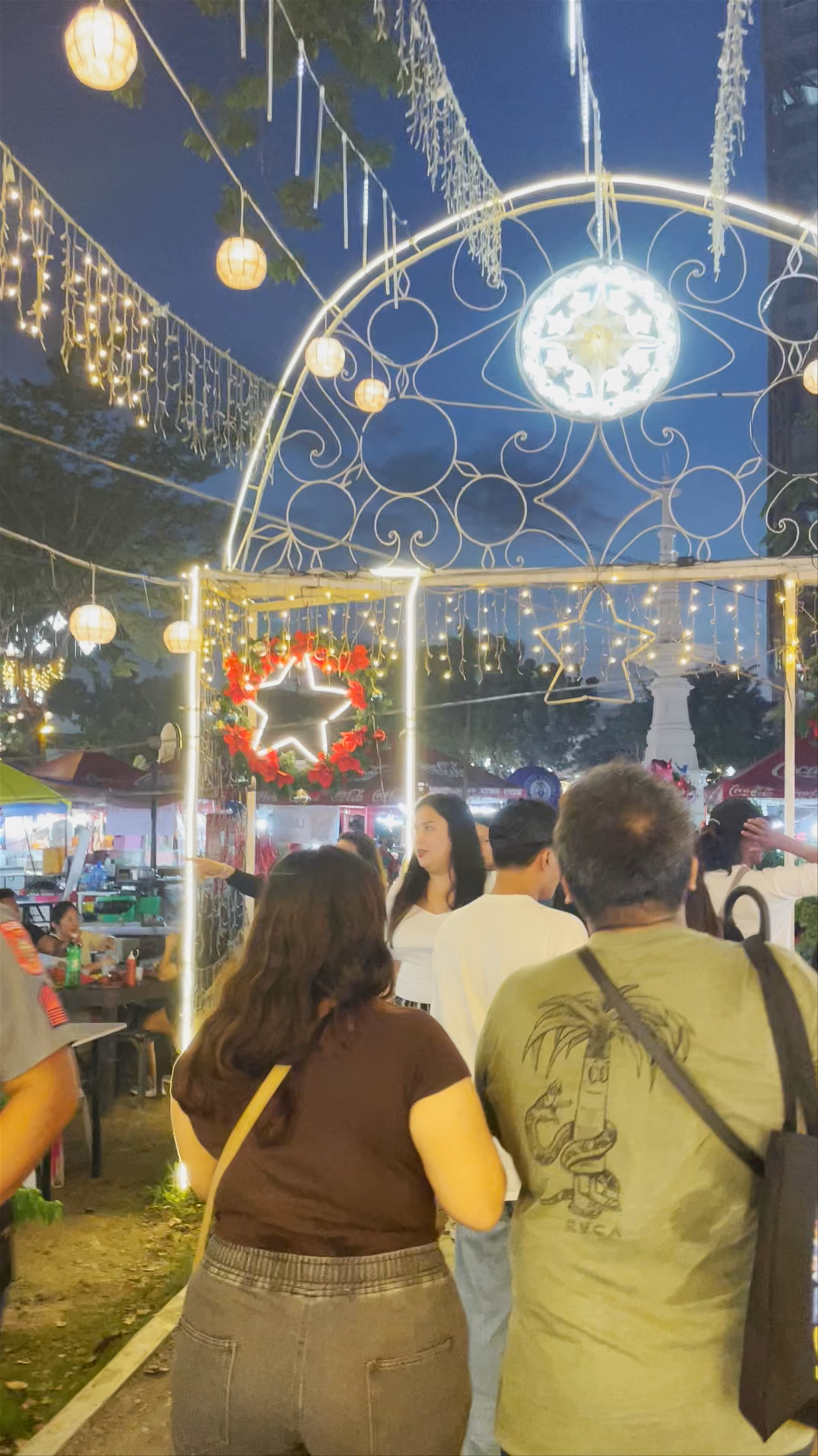 Night Market Magic at Fuente Osmeña Circle, Cebu City