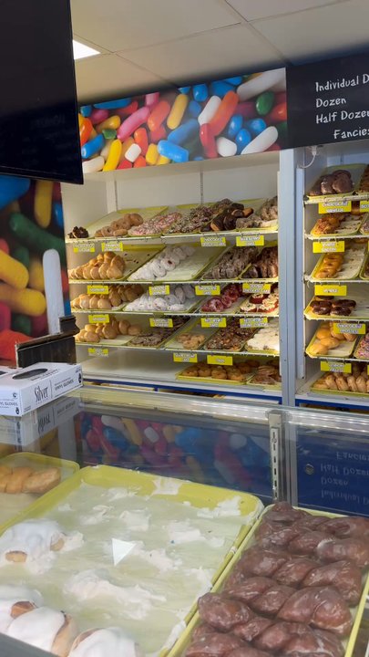 Donut King - Donuts Near Me - Minneola, Florida