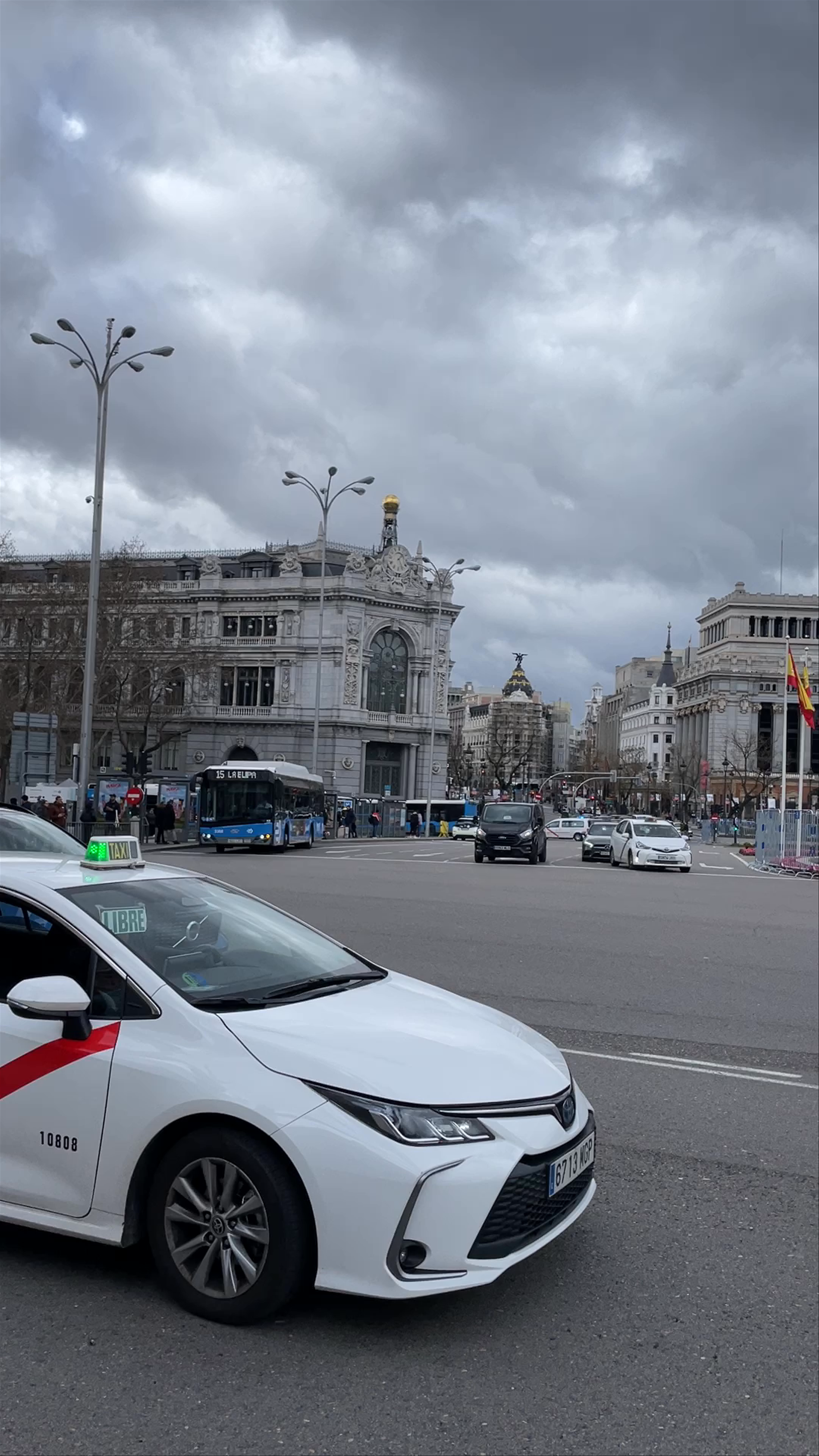 Plaza de Cibeles: Iconic Urban Landmark in Madrid