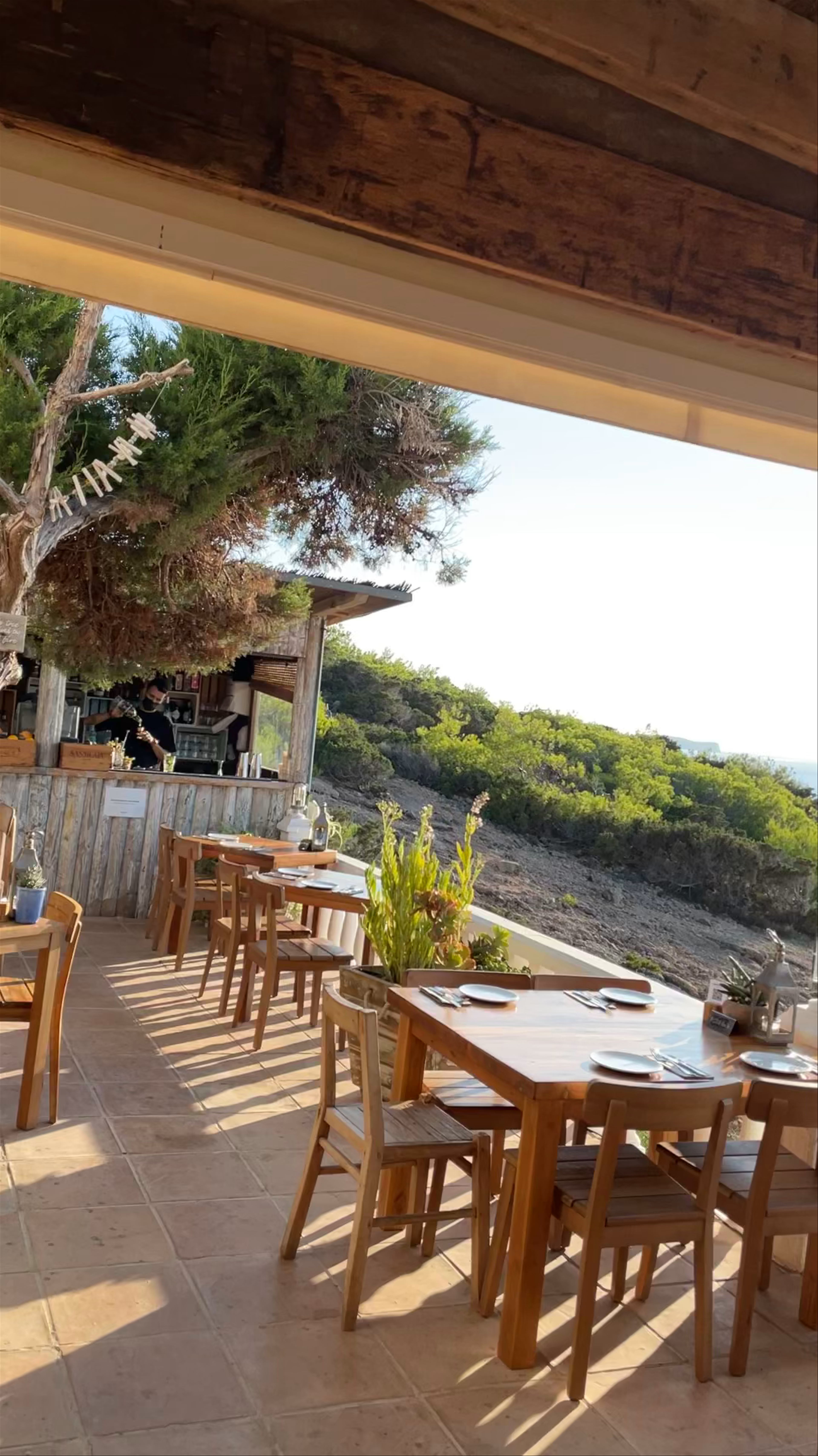 Hostal La Torre: Oceanfront Dining and Chill Vibes in Sant Antoni de Portmany