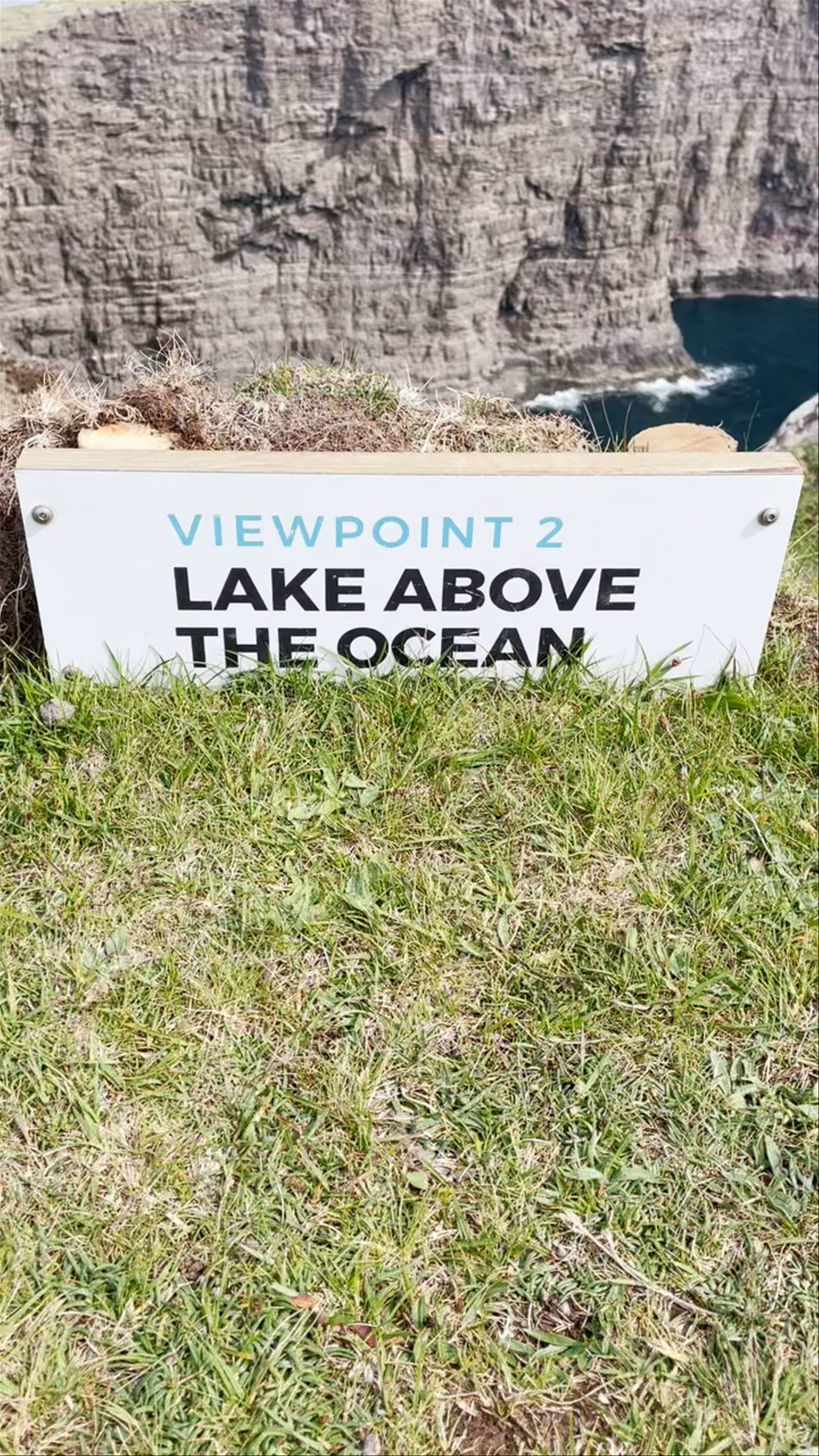 Slave Cliff (Lake Above the Ocean)