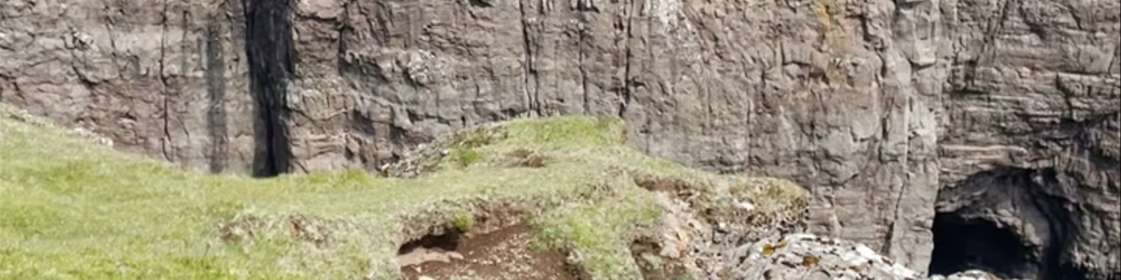 Slave Cliff (Lake Above the Ocean)
