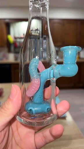 Preview pic of Sour gummy worm bottle
