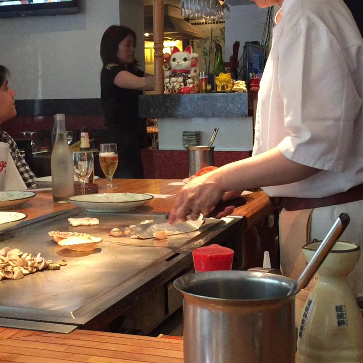 Kagayaki - The chef's daughter rocking the show! - Japanese Near Me - Paris, 75