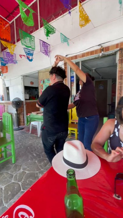 Tacun - When you see the staff dancing, you can't help but love it. - Mexican Near Me - Cancún, ROO