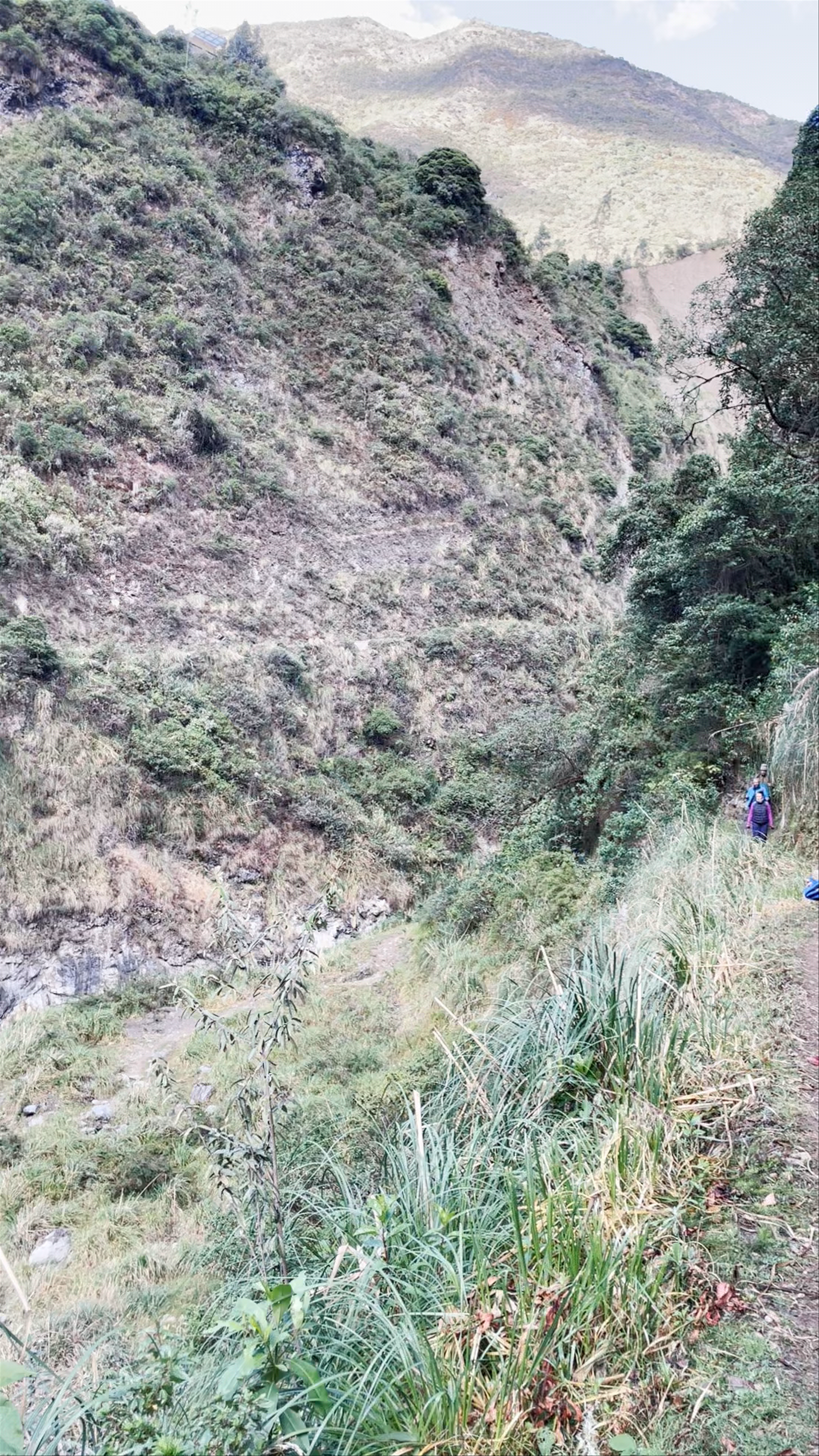 Cataratas de Fachi: Serene Waterfalls in Colcapampa, Peru