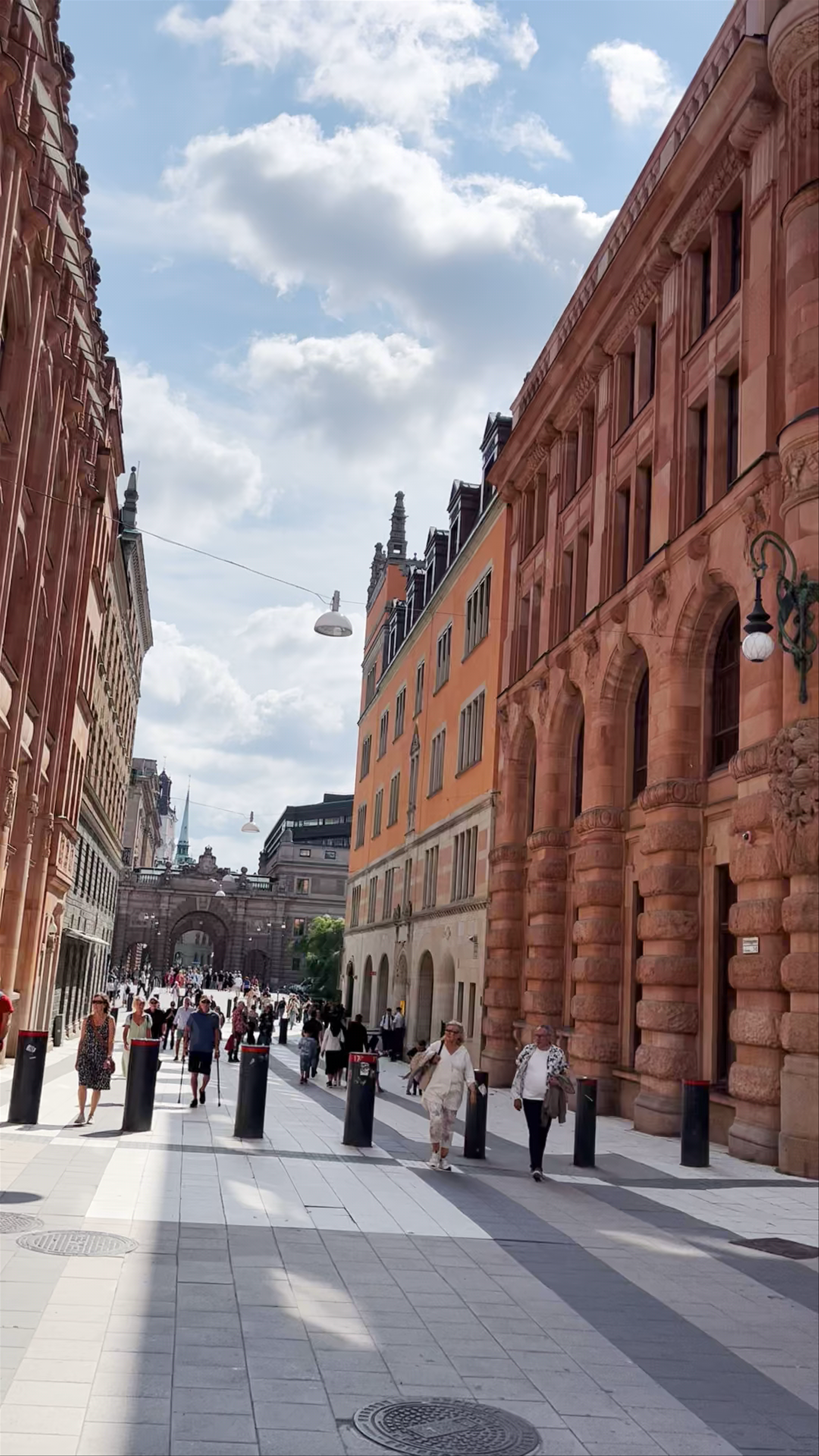 Historic Urban Stroll at Dunder Casino on Drottninggatan, Stockholm