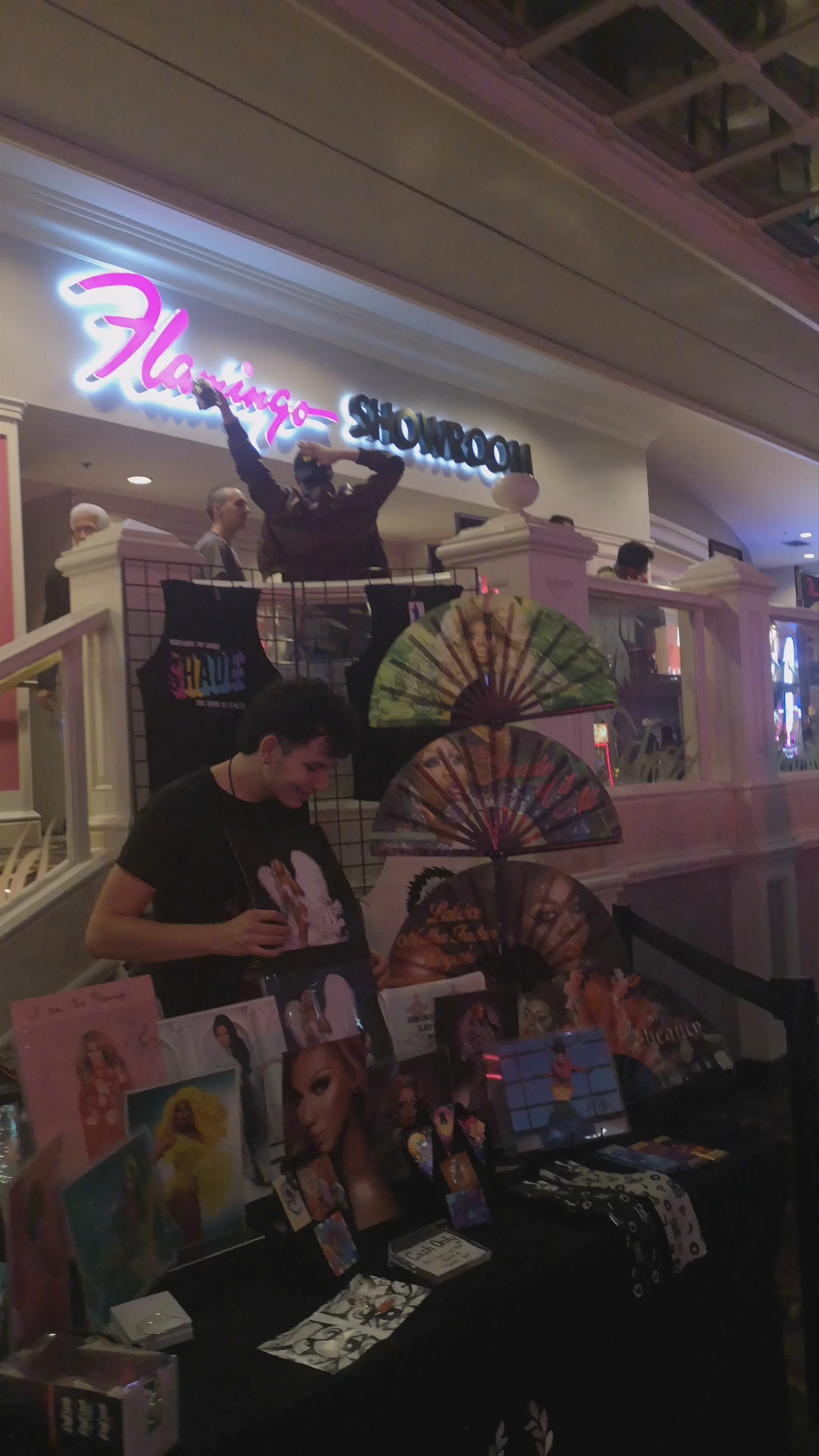 Flamingo Las Vegas Casino: Nighttime Vibrancy & Entertainment