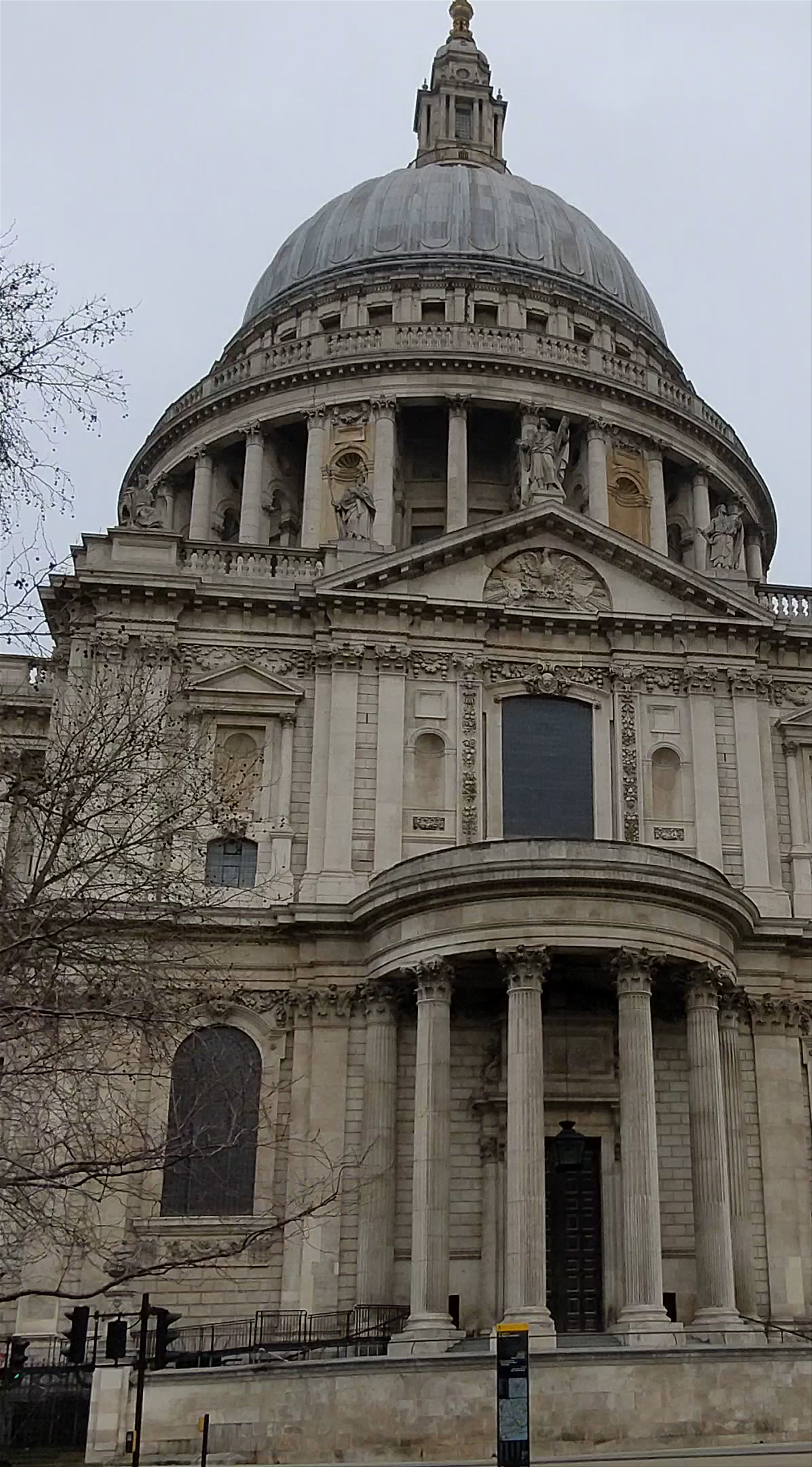 St. Paul's Cathedral: Stunning Historic Landmark in London