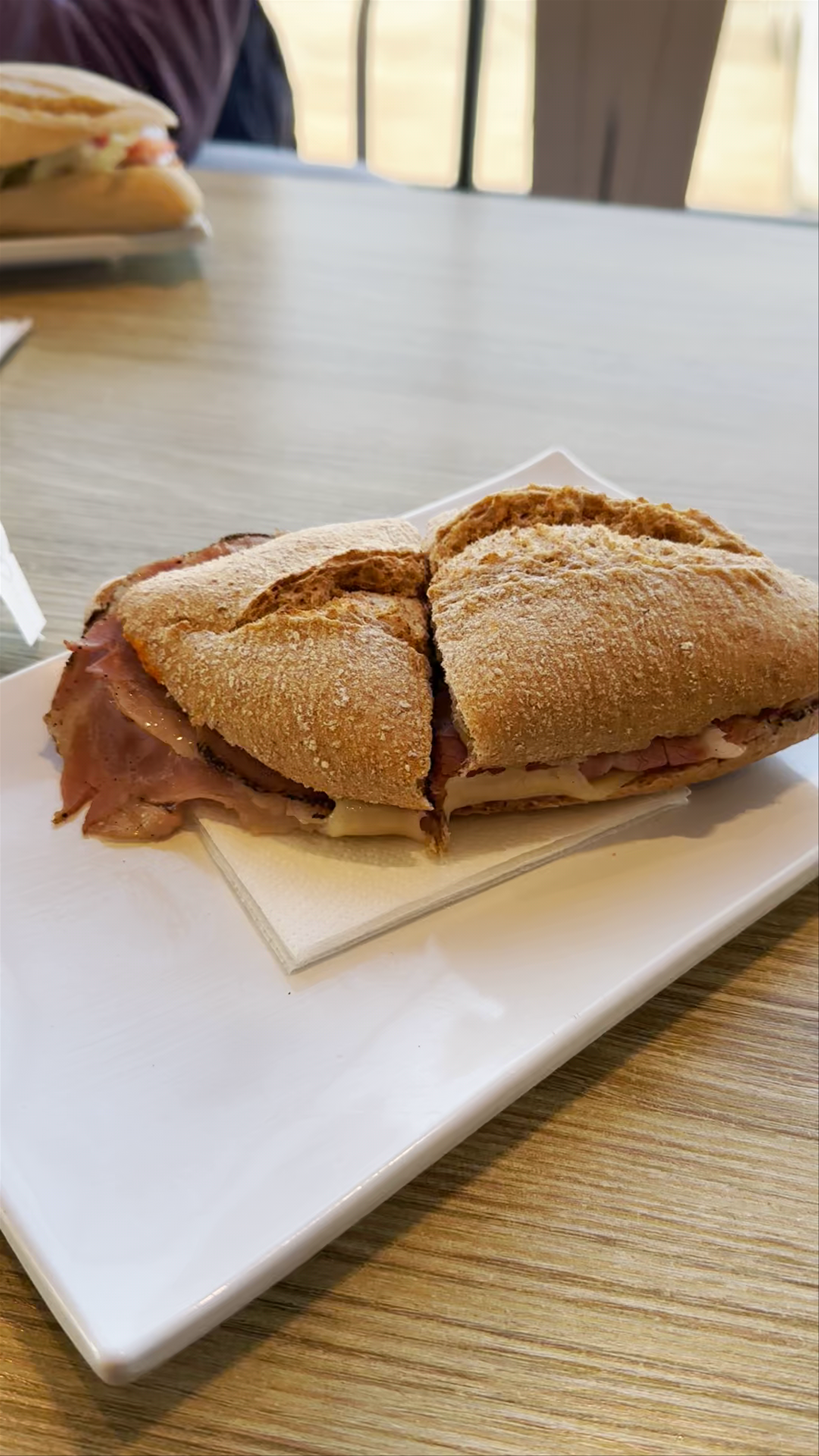Cozy Casual Lunch at Tejeringo's Coffee in Málaga