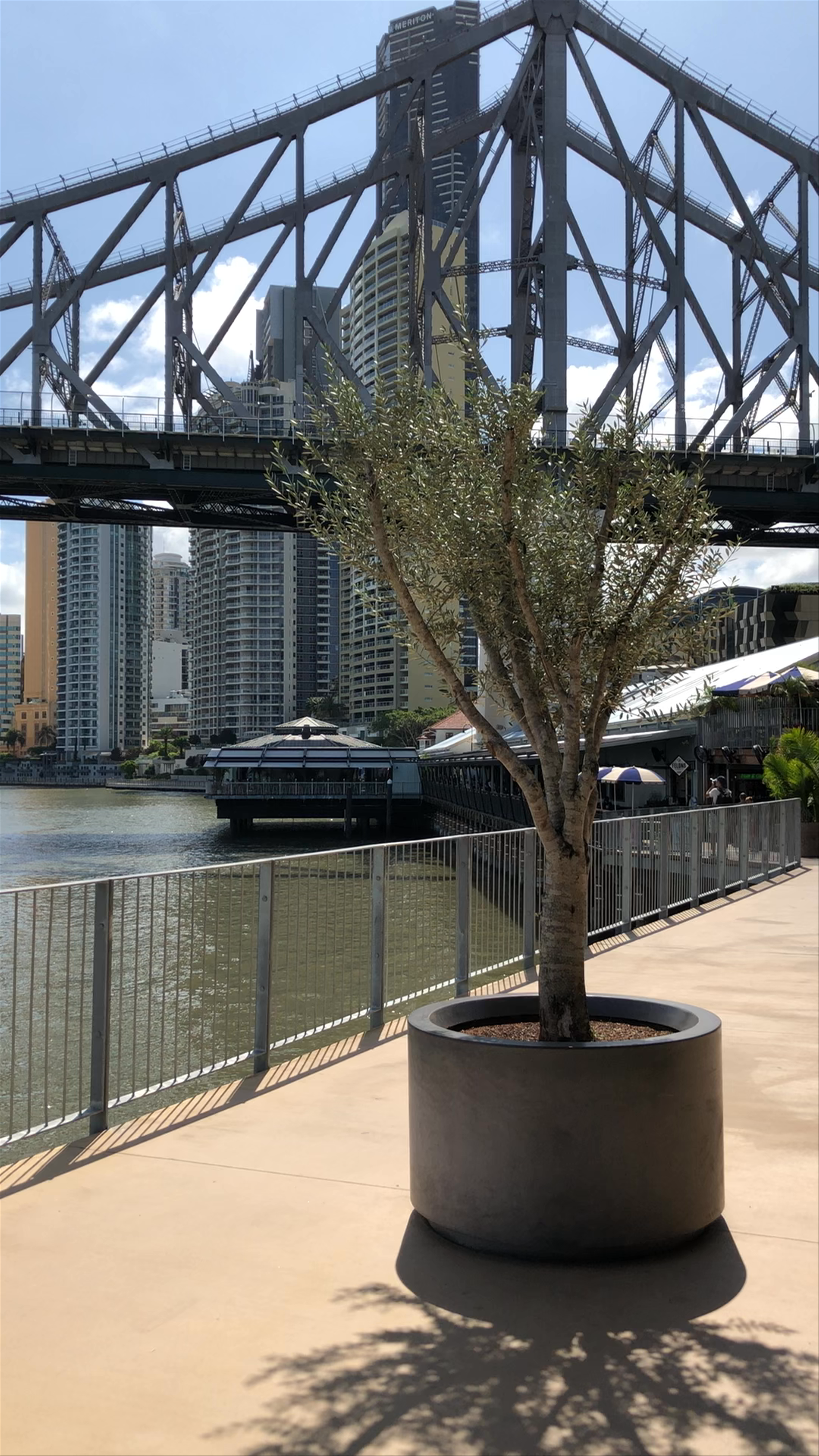 Howard Smith Wharves: Riverside Relaxation and Urban Views in Brisbane