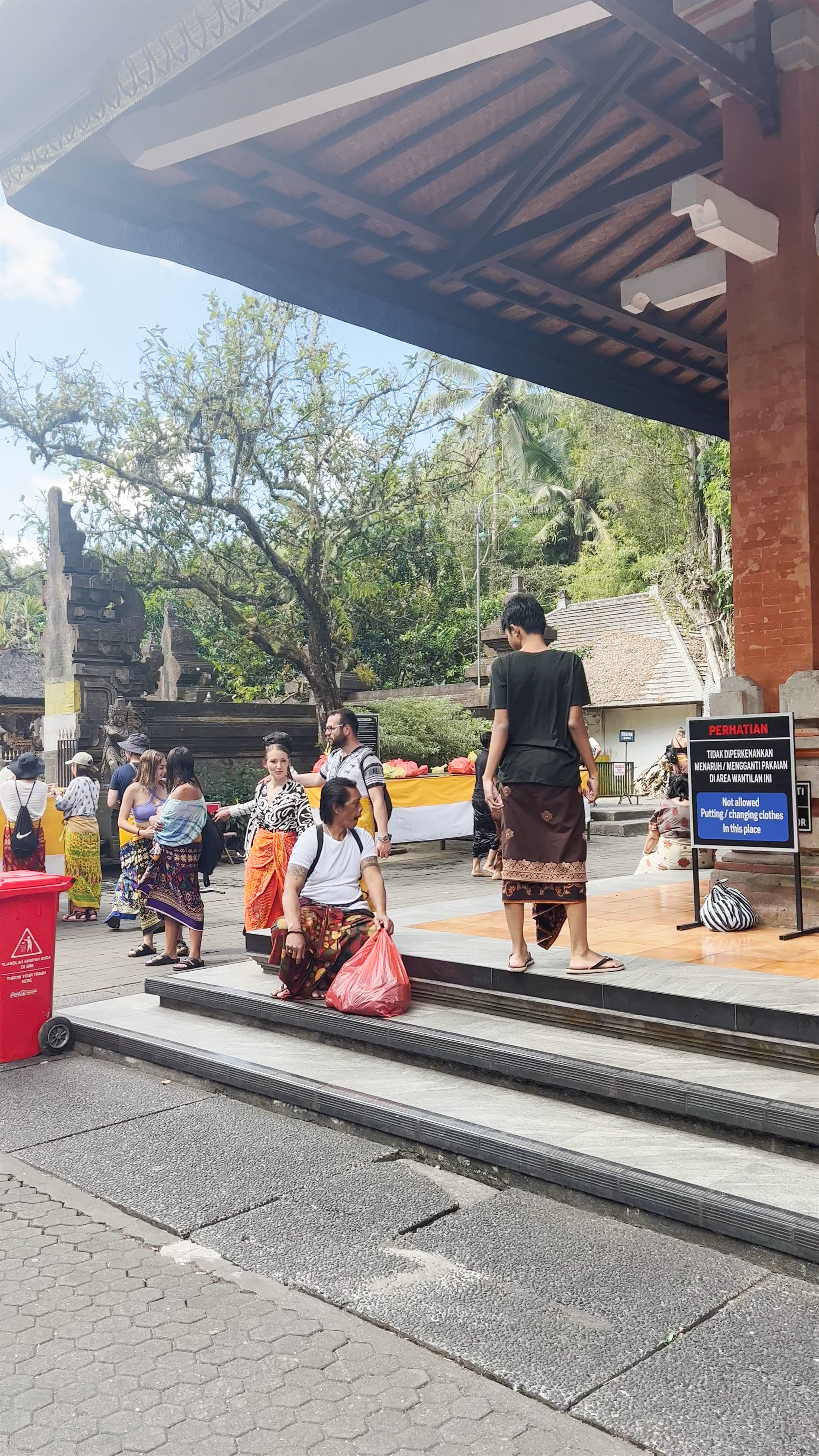 Tirta Empul Temple - Dadong Lulu