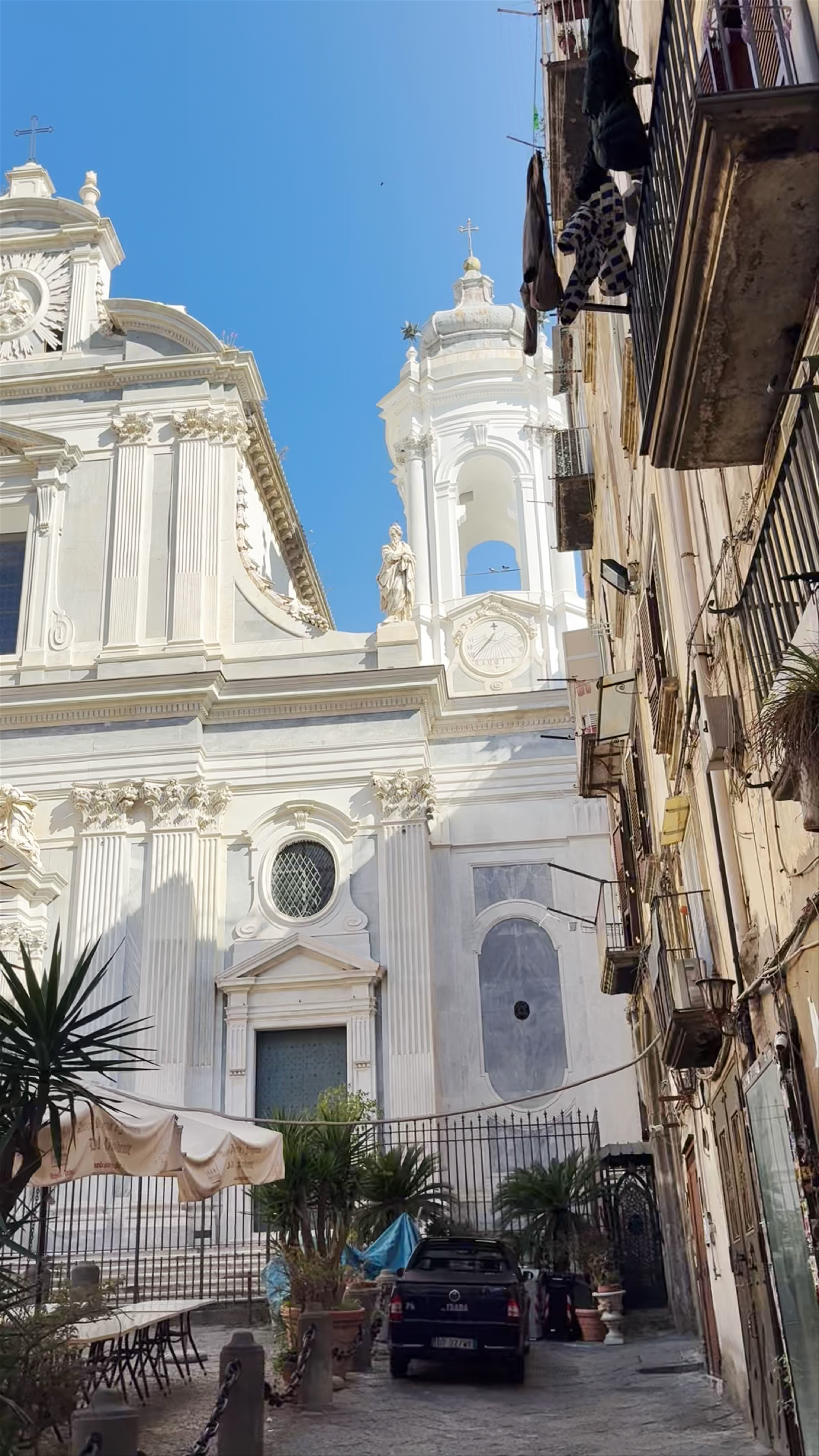 Iglesia de los Girolamini: Timeless Baroque Beauty in Naples