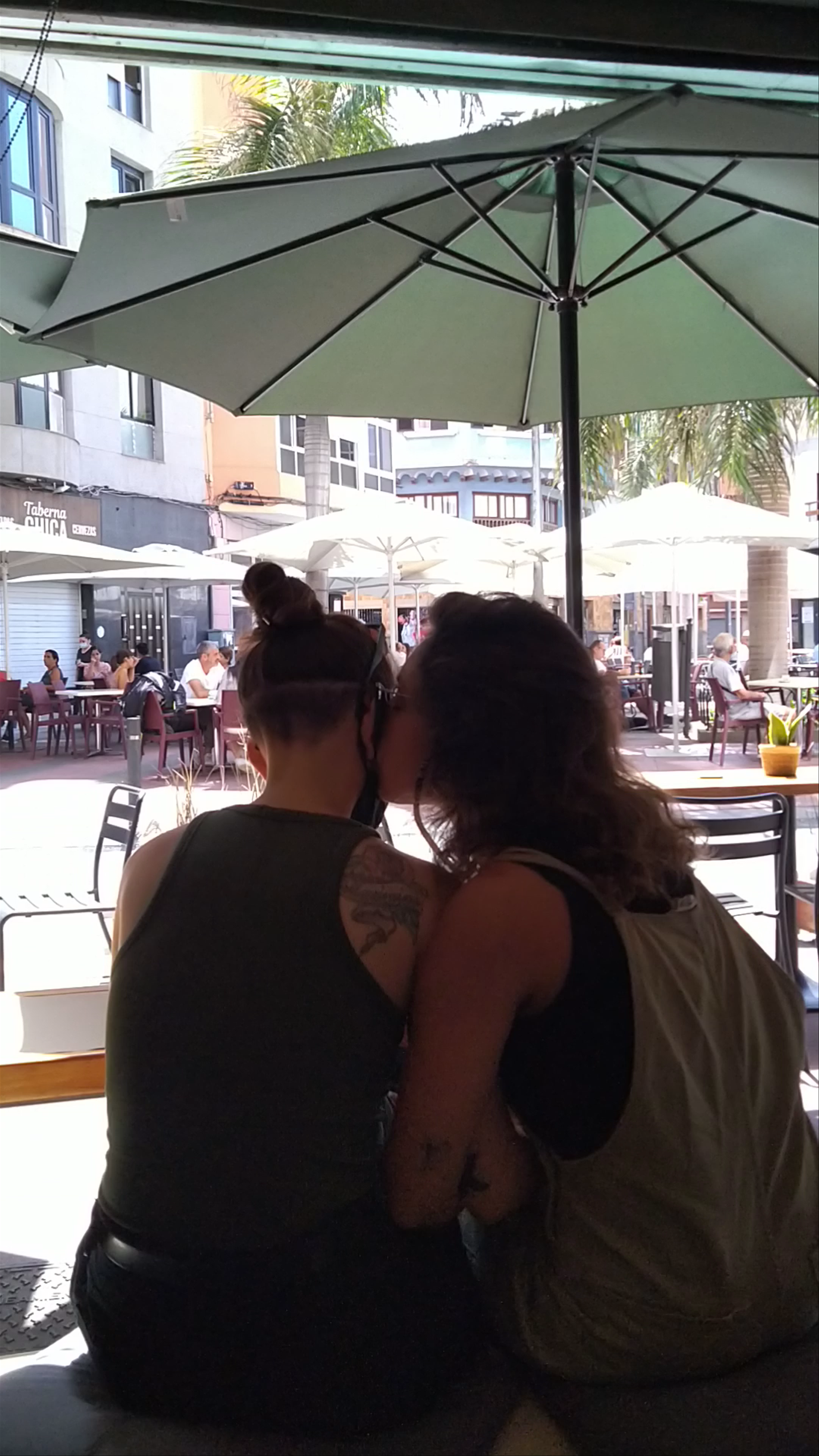 Organic Jungle: Cozy Urban Oasis in Las Palmas de Gran Canaria