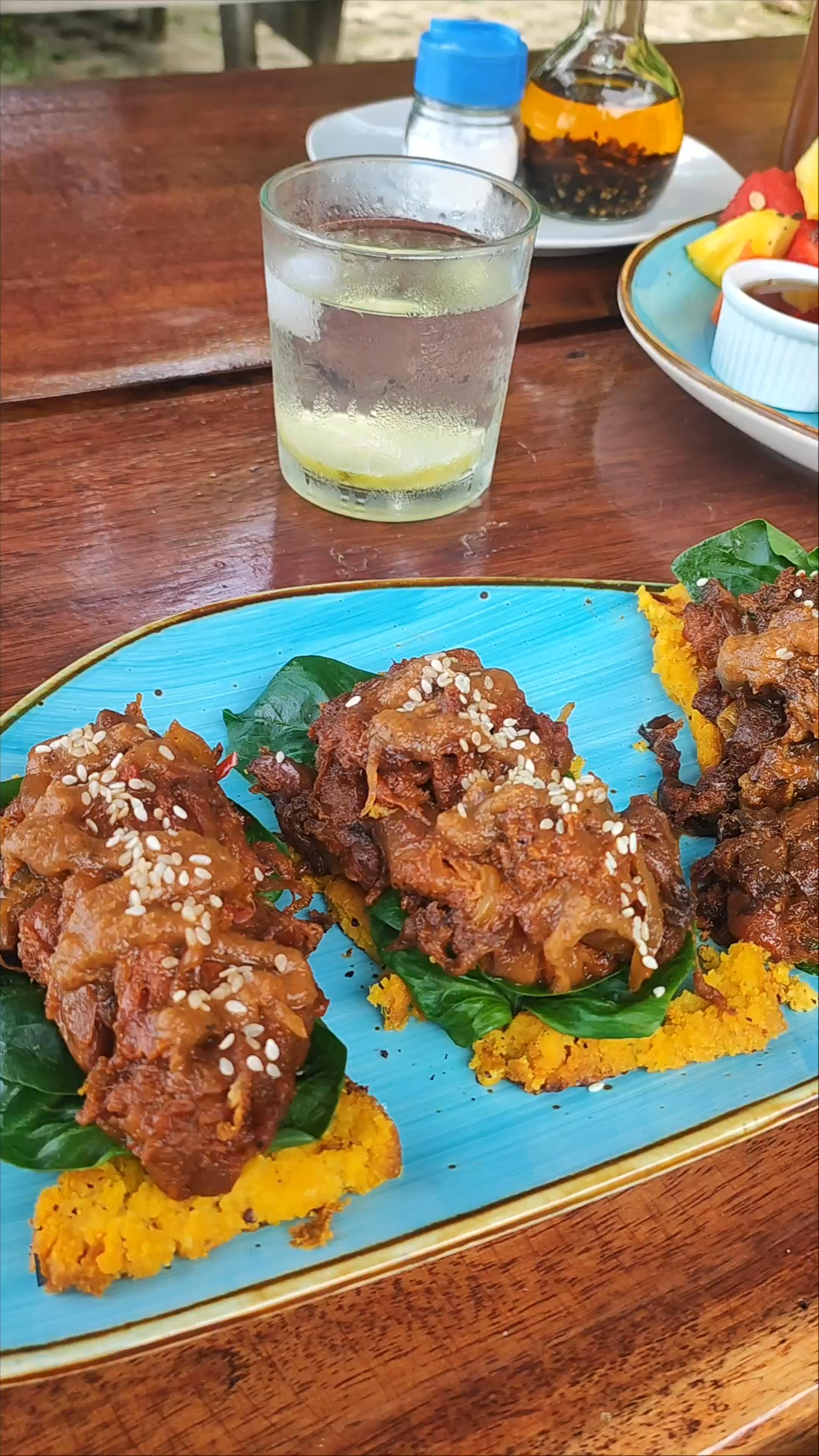 AmaSer | Public Yoga & All Veg Café