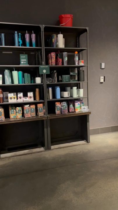 Starbucks - Video of front - Coffee & Tea Near Me - Hardeeville, South Carolina