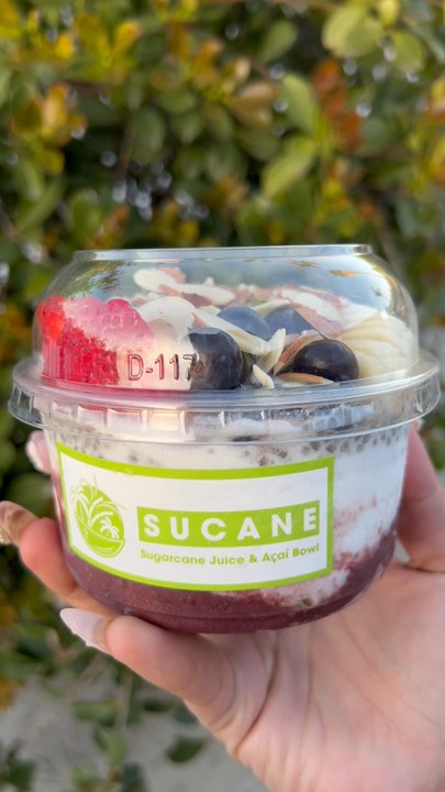 SuCane - Coconut&açaí base with chia pudding, almonds, bananas, strawberries, blueberries, and kiwi - Juice Bars & Smoothies Near Me - Gardena, California