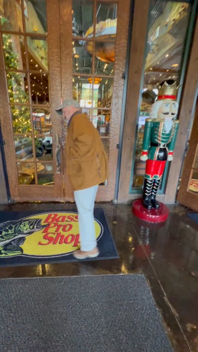 Bass Pro Shops - Outdoor Gear Near Me - Kodak, Tennessee
