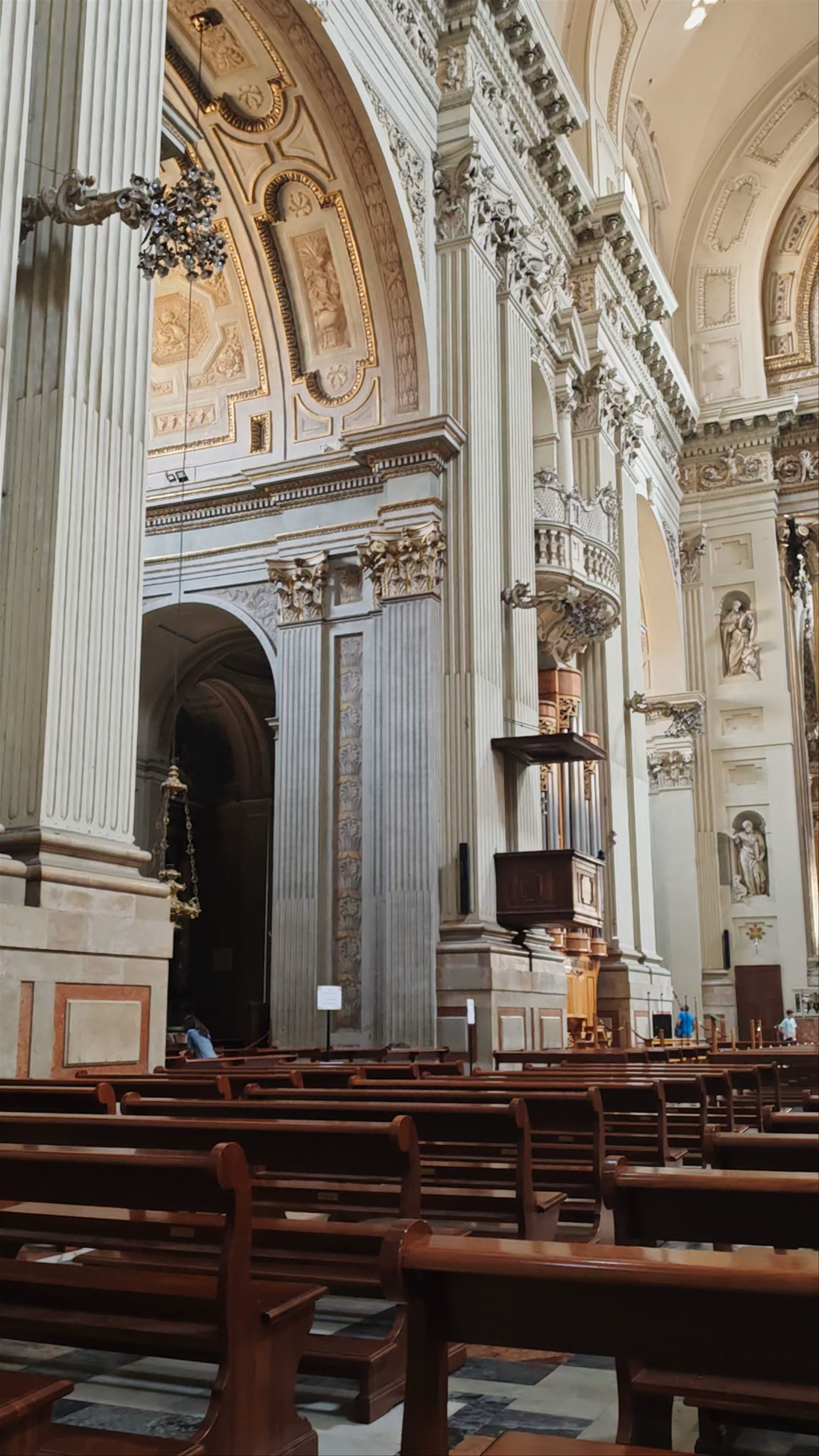 Cattedrale Metropolitana di San Pietro: Awe-Inspiring Baroque Cathedral in Bologna