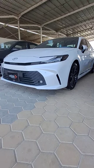 تويوتا كامري LE HEV 2025