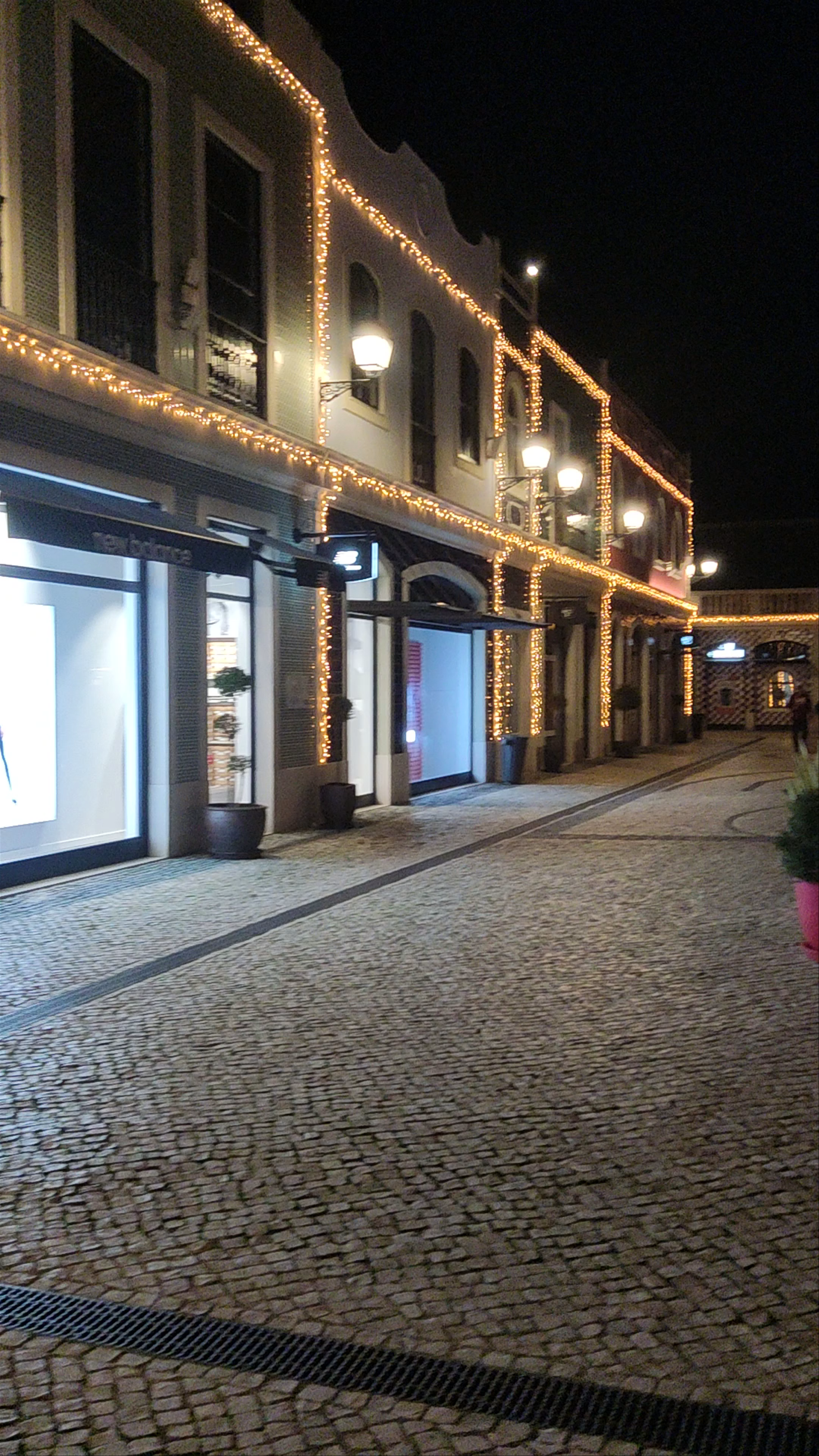 Freeport Fashion Outlet at Night: Sparkling Shopping in Alcochete