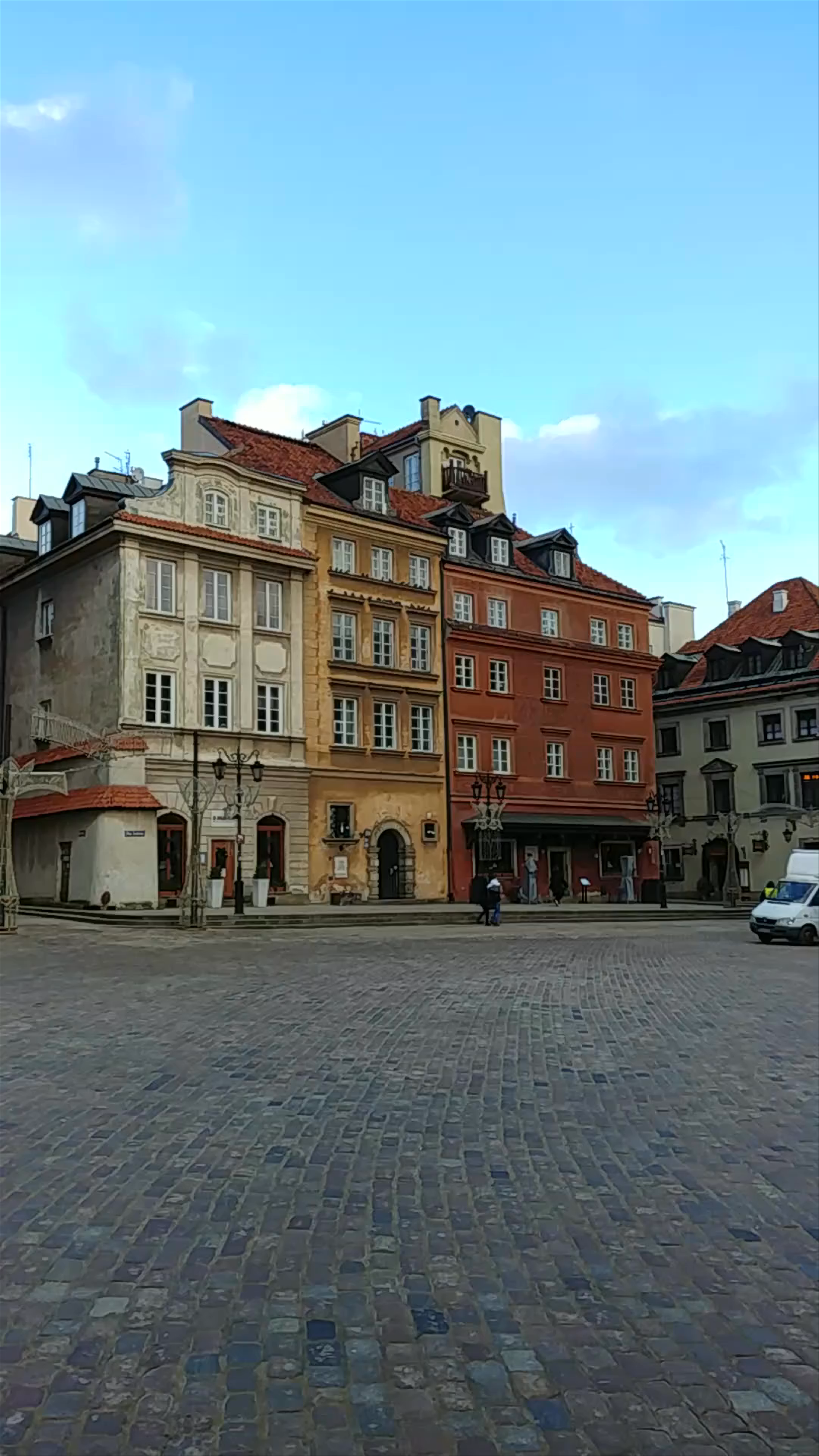 Old Town Market Square, Warsaw: Vibrant Historic Heart of Poland