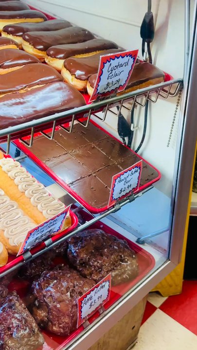 Donut Land - Donuts Near Me - Brunswick, Ohio