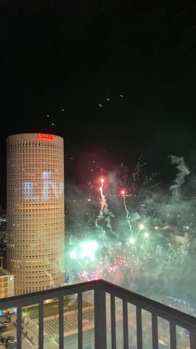 Kiley Garden - When hosting the super bowl ... you celebrate!!! Go bucs!!!! - Landmarks & Historical Buildings Near Me - Tampa, Florida