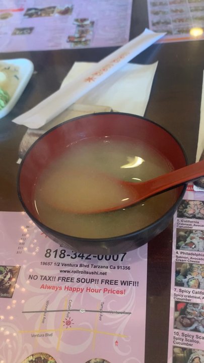 Roll Roll - The free soup is amazing!!!! And unlimited! - Japanese Near Me - Los Angeles, California