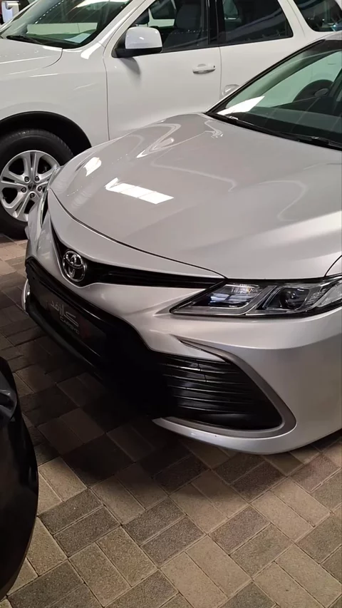 تويوتا كامري LE 2024