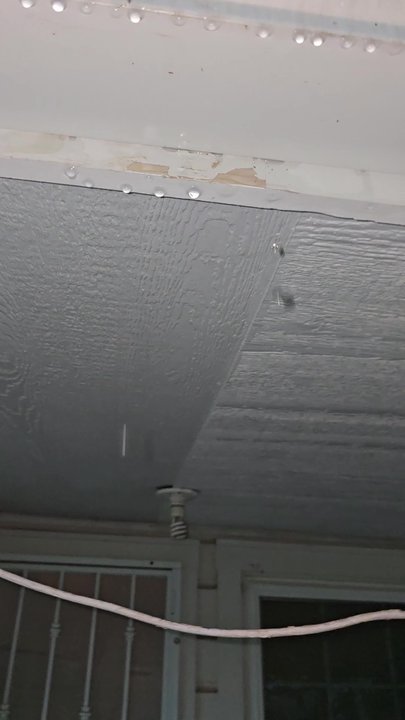The Rain Man - Water leaking behind gutters - Gutter Services Near Me - Grapevine, Texas