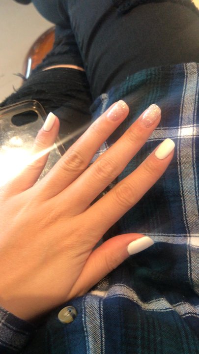 Mimico Nails Bar - White shellac manicure with two accent white sparkle nails - Nail Salons Near Me - Etobicoke, Ontario