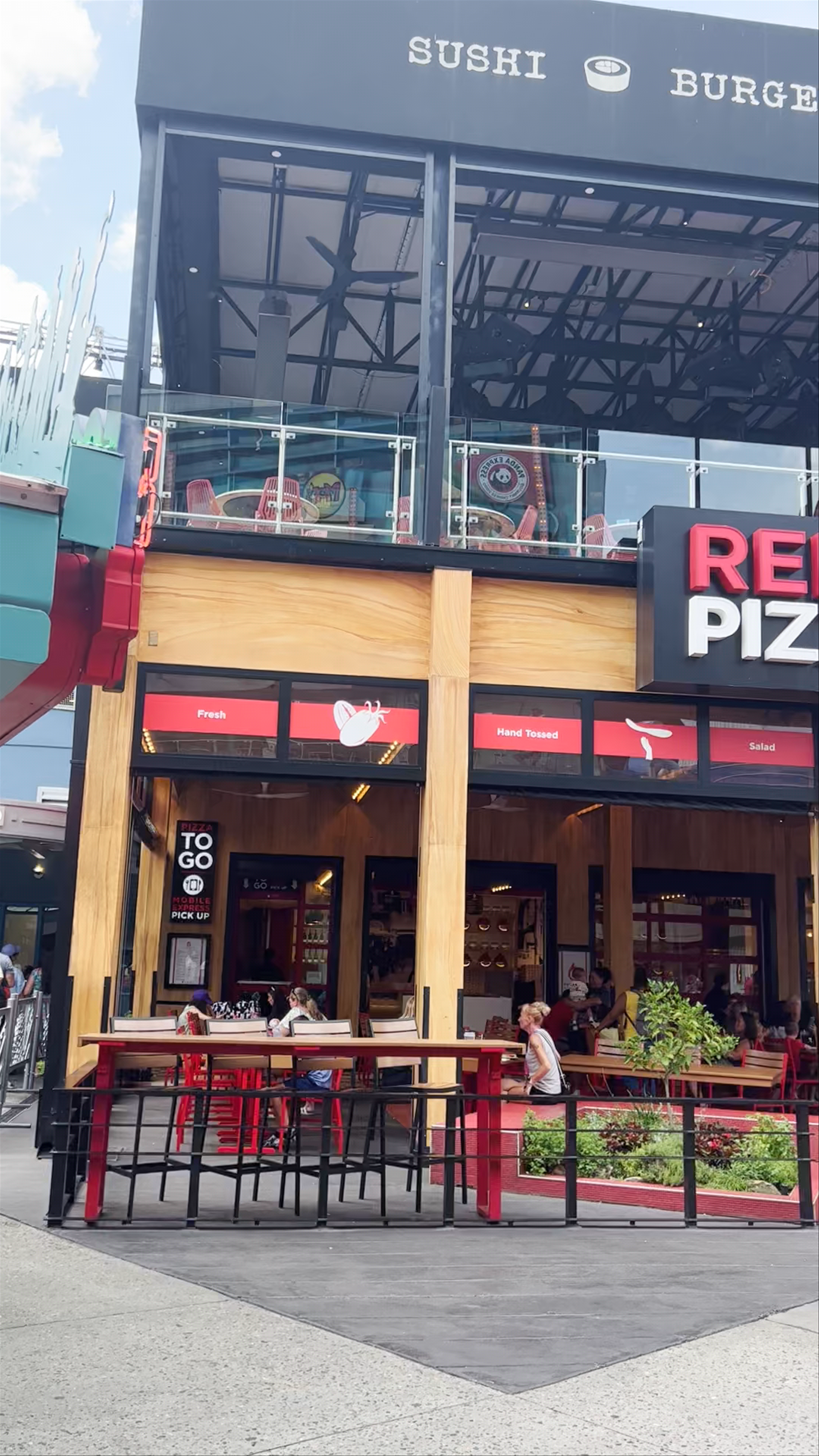 Red Oven Pizza Bakery™