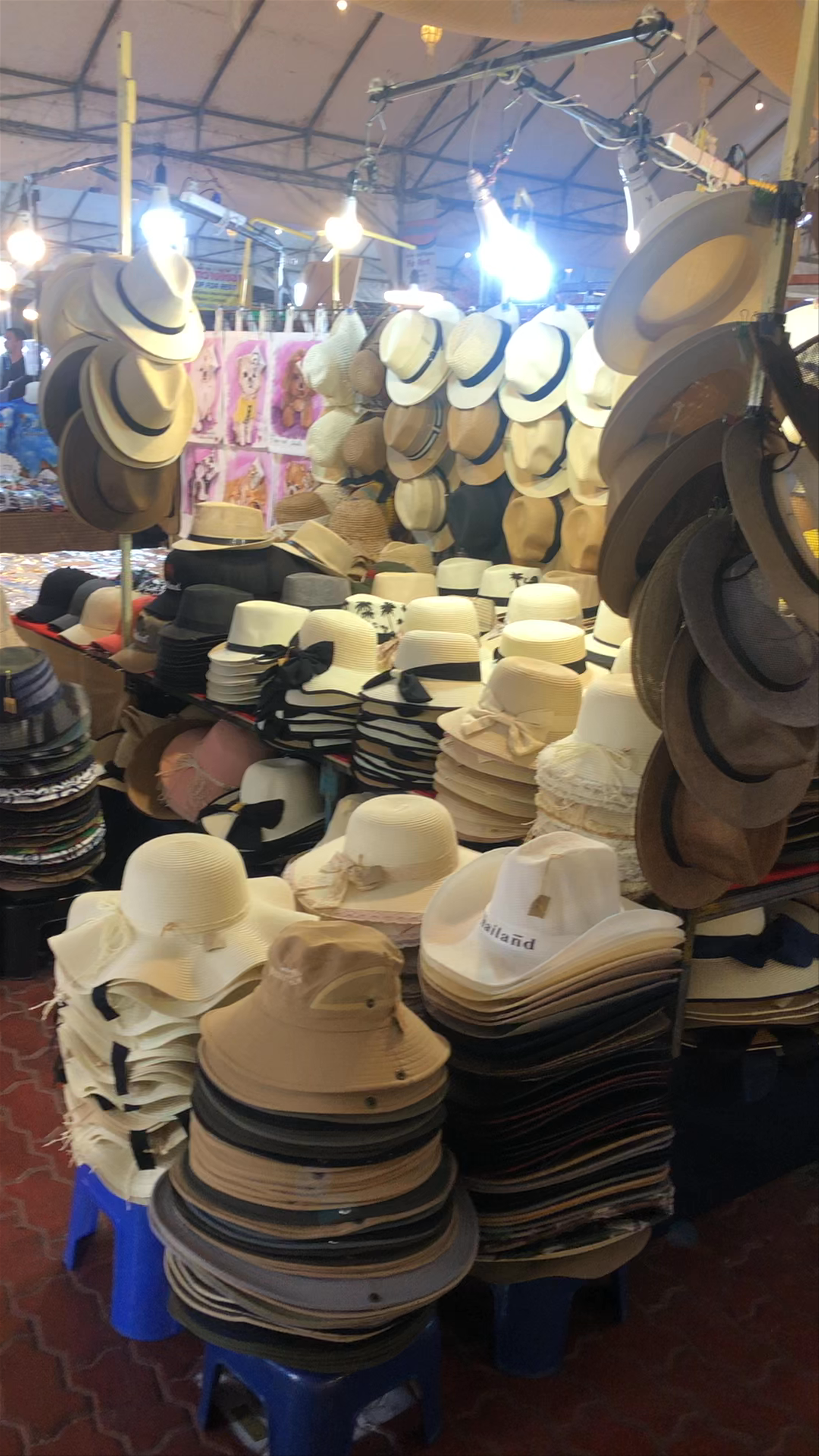 Anusarn Market