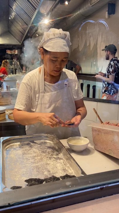 Lady Dumpling - Creating the dumplings, she's so quick with perfect star on top - Dim Sum Near Me - Barcelona, B